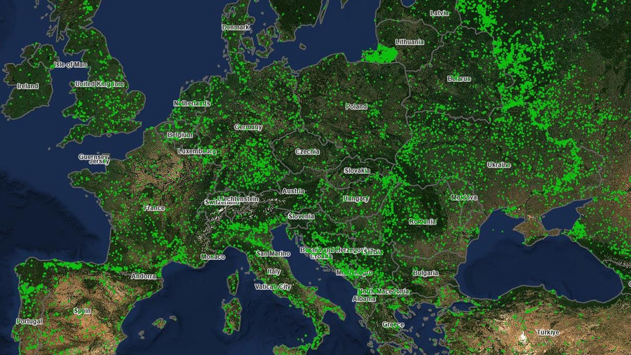 Zu sehen ist eine Satellitenkarte von Europa mit Waldbränden im April 2026