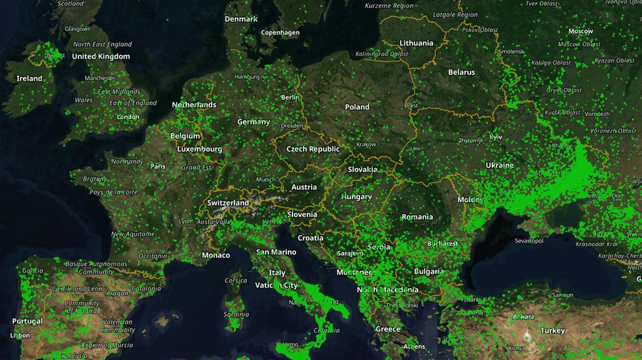 Zu sehen ist eine Satellitenkarte von Europa mit Waldbränden im Juli 2025