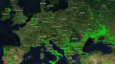 Zu sehen ist eine Satellitenkarte von Europa mit Waldbränden im Juli 2025