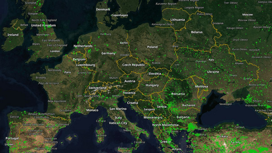 Zu sehen ist eine Satellitenkarte von Europa mit Waldbränden im Dezember 2024